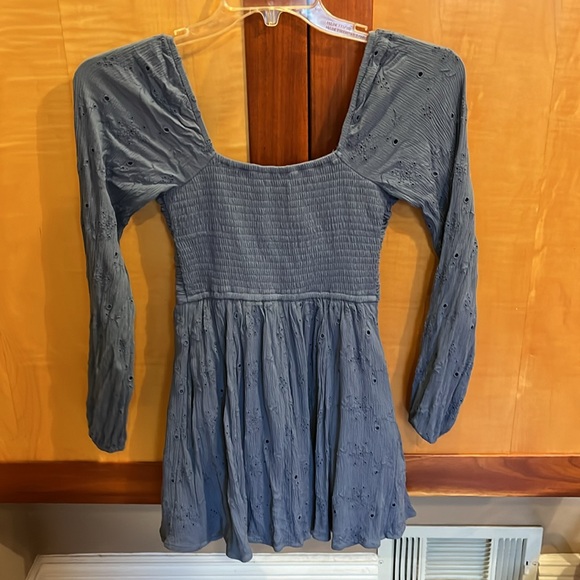 Hollister Long Sleeved Dress - Picture 5 of 6